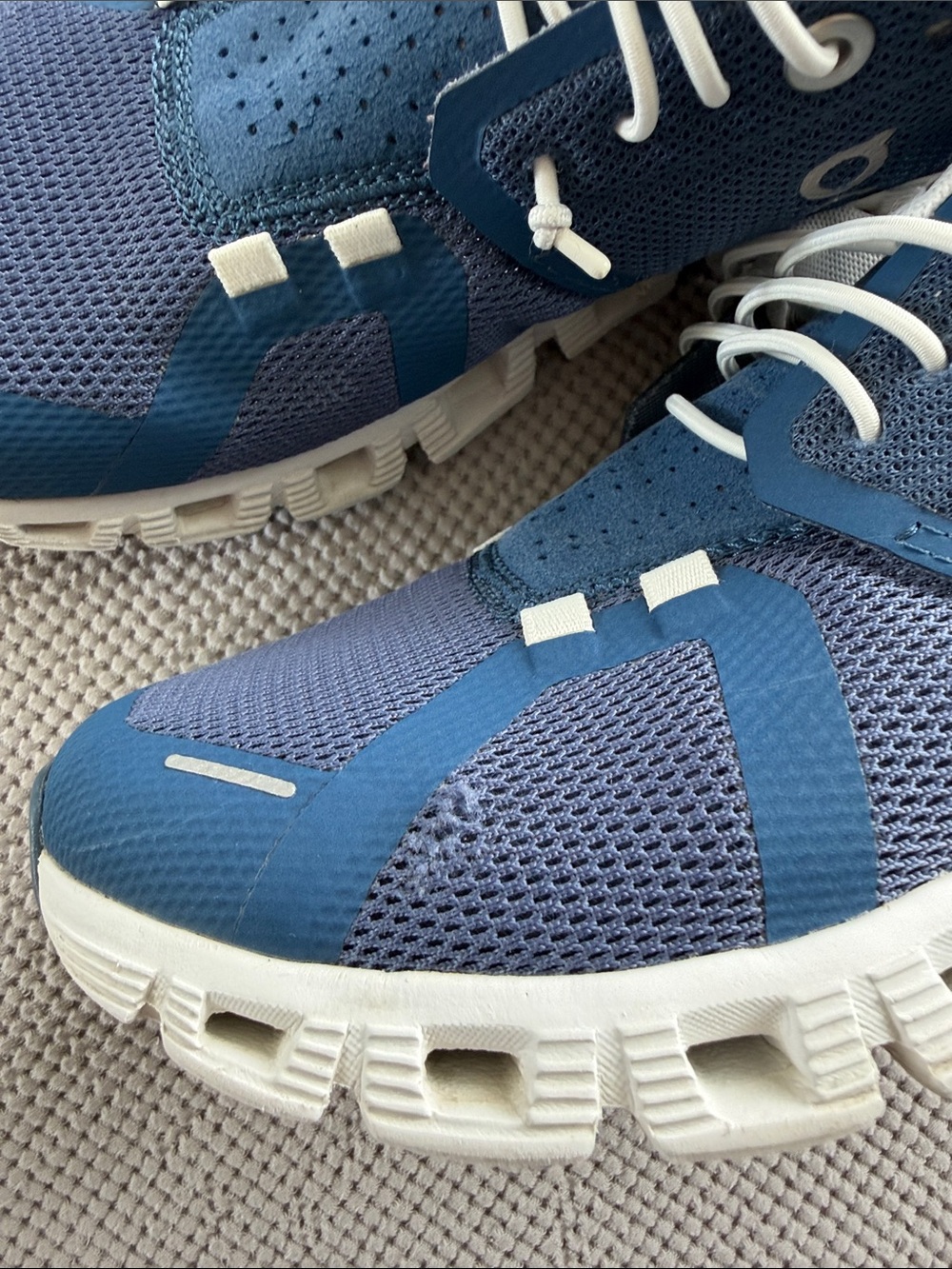 On Running women’s Navy and White Cloud Sneakers - Picture 5 of 5